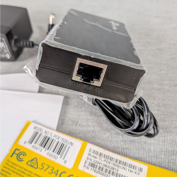 TP-Link TL-PoE150S Gigabit PoE Injector Adapter - Picture 6 of 12